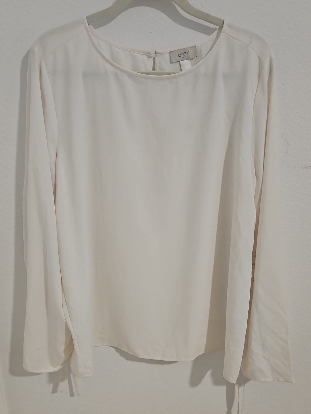 LOFT Cream Long Sleeve Crewneck Top